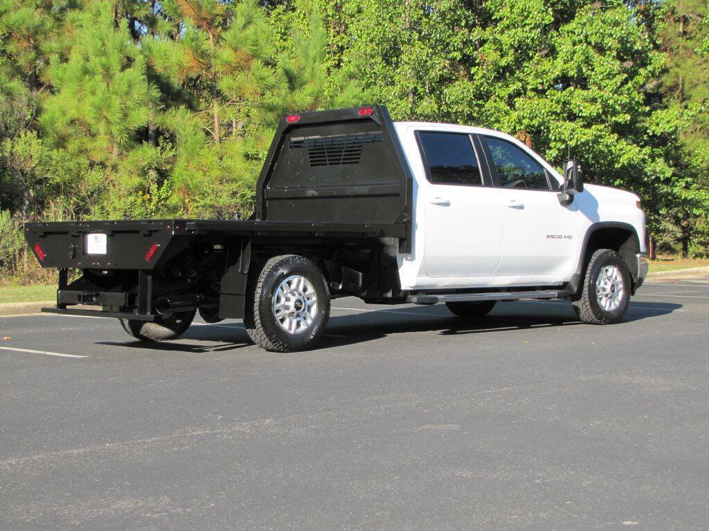 Used 2025 Chevrolet Silverado 2500 LT w/ Convenience Package AWD/4WD image 6