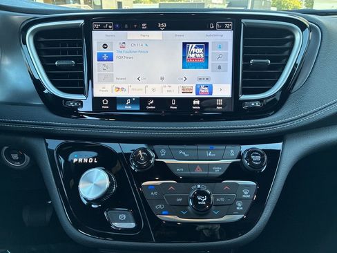 New 2026 Chrysler Pacifica Select w/ S Appearance Package image 19