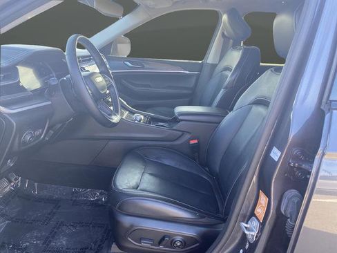 Used 2022 Jeep Grand Cherokee L Limited image 8