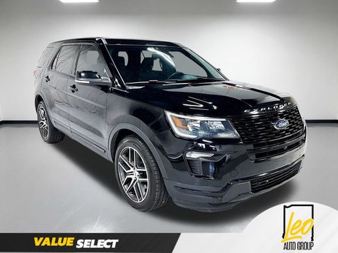 Used 2018 Ford Explorer Sport w/ Equipment Group 401A AWD/4WD image 5