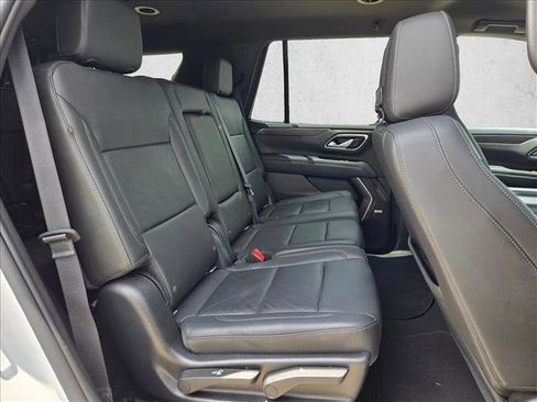 Used 2021 Chevrolet Tahoe Z71 w/ Luxury Package AWD/4WD image 18