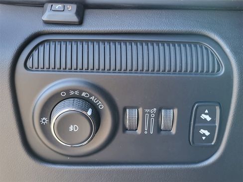 Used 2022 Jeep Grand Wagoneer Series III image 19