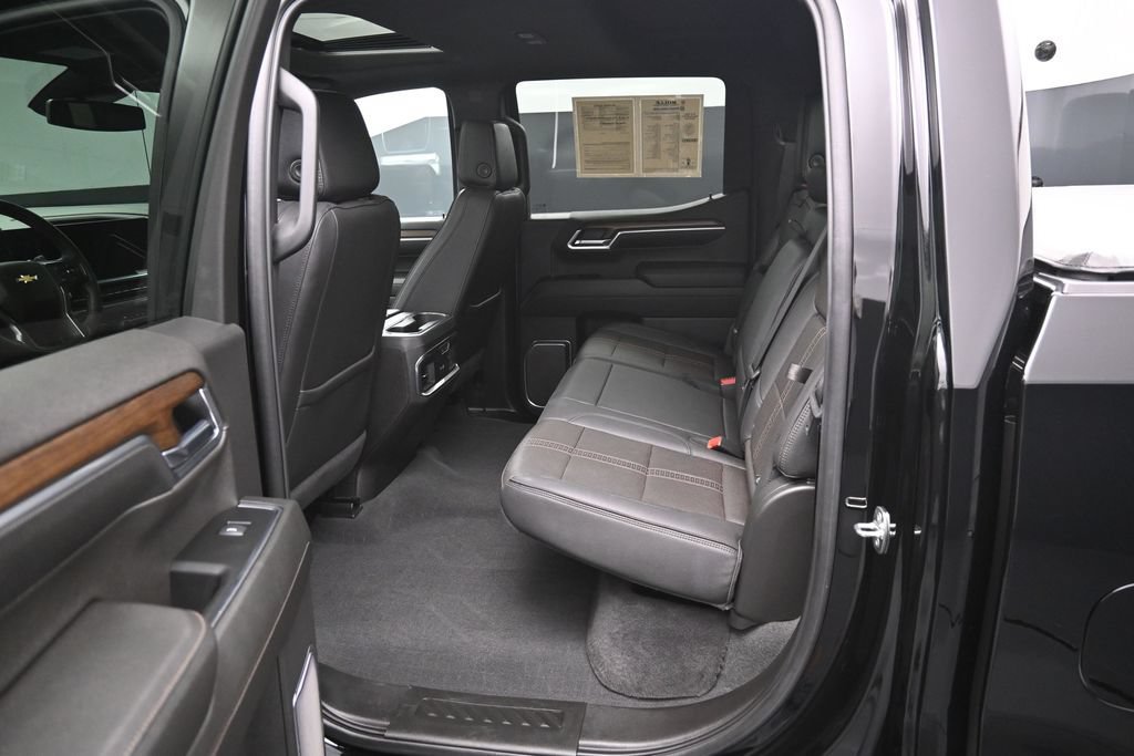 Used 2024 Chevrolet Silverado 1500 High Country w/ High Country Premium Package AWD/4WD image 29