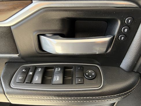 Used 2022 RAM 2500 Laramie AWD/4WD image 13