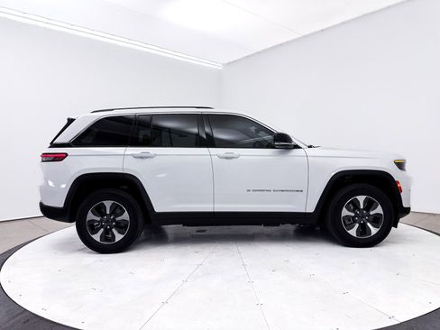 Used 2022 Jeep Grand Cherokee Limited 4xe AWD/4WD image 41