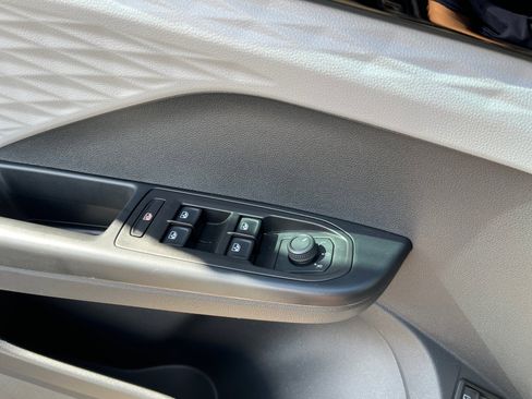 Used 2024 Volkswagen Taos S image 25