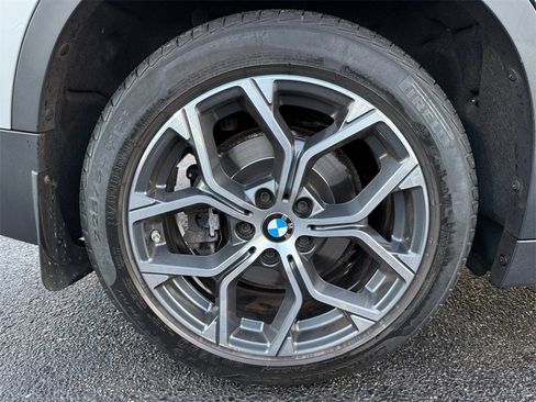 Certified 2021 BMW X1 xDrive28i w/ Convenience Package image 17