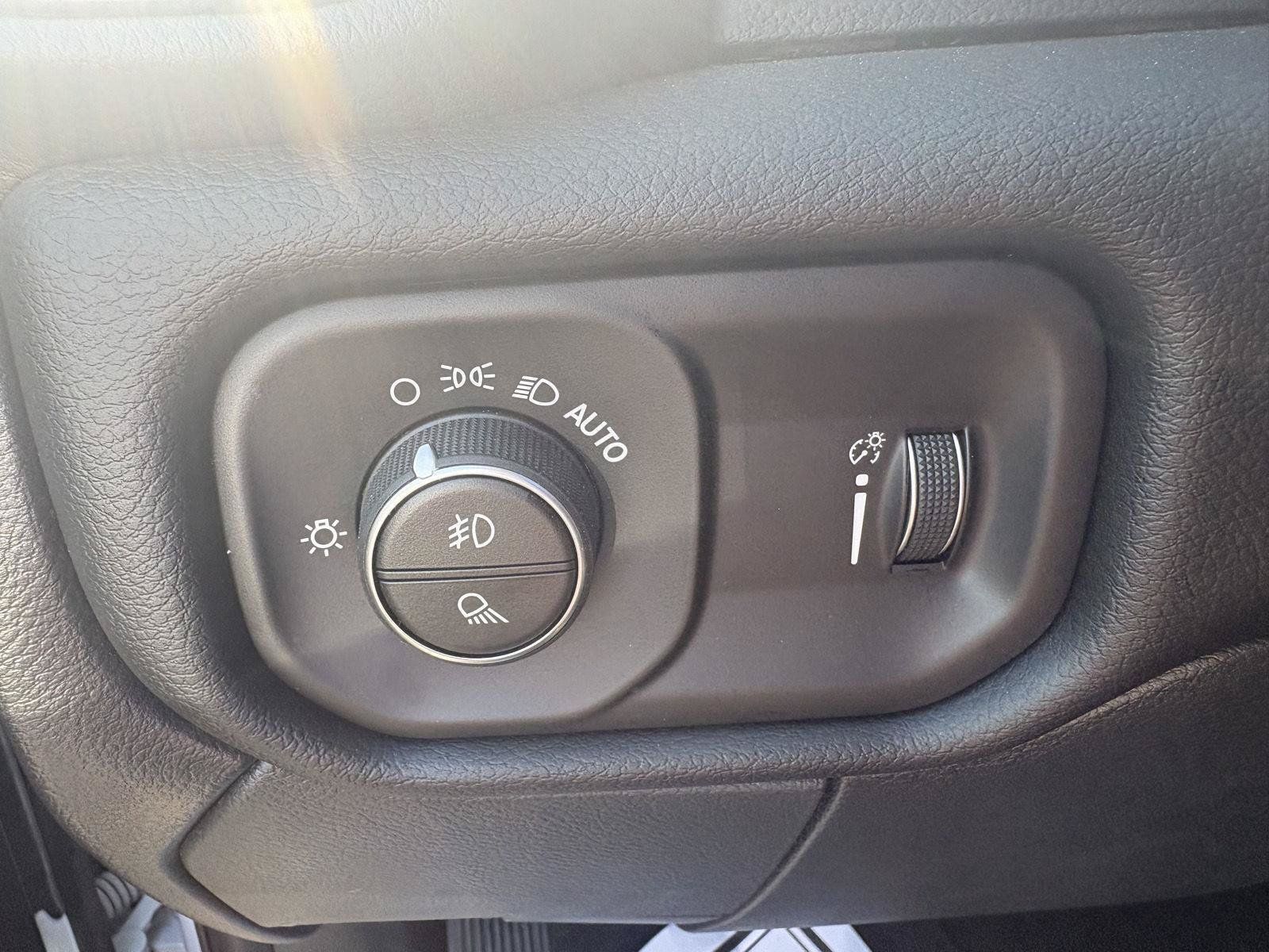 New 2026 RAM 3500 Big Horn AWD/4WD image 24