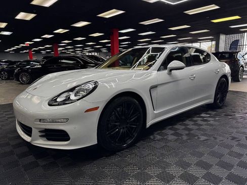 Used 2015 Porsche Panamera 4 AWD/4WD image 8