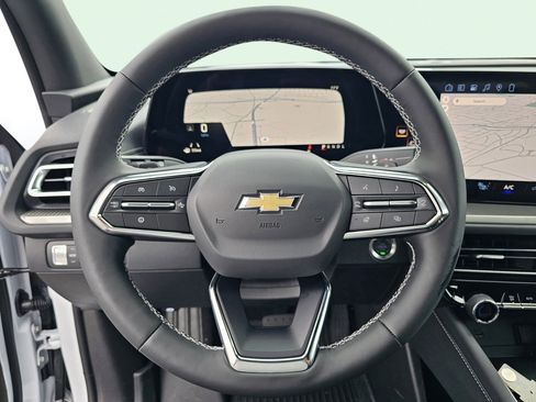 New 2026 Chevrolet Traverse LT w/ Driver Confidence Package FWD image 13