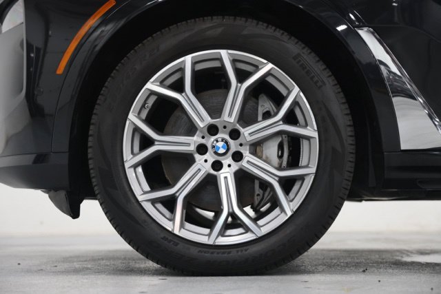 Used 2024 BMW X7 xDrive40i AWD/4WD image 13