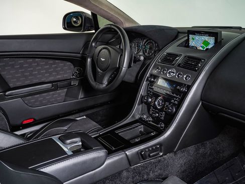 Used 2015 Aston Martin V8 Vantage GT RWD image 16