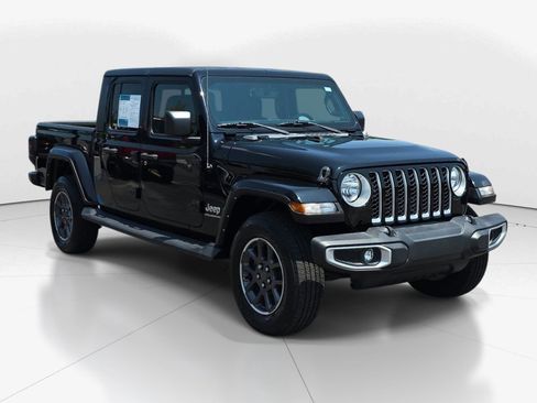 Used 2023 Jeep Gladiator Overland AWD/4WD image 2