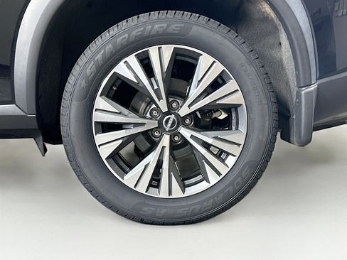 Used 2023 Nissan Rogue SV AWD/4WD image 11