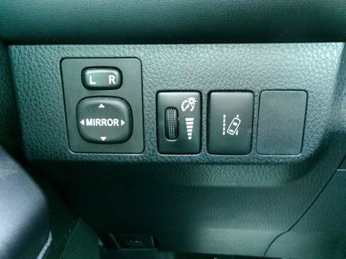 Used 2017 Toyota RAV4 XLE w/ Carpet Mat Package AWD/4WD image 20
