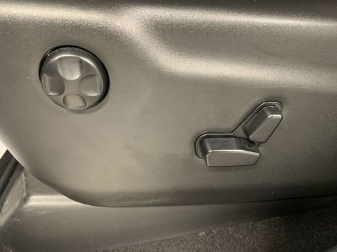 Used 2020 Jeep Grand Cherokee Limited X image 10