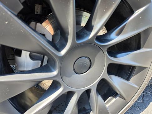 Used 2023 Tesla Model Y Long Range AWD/4WD image 7