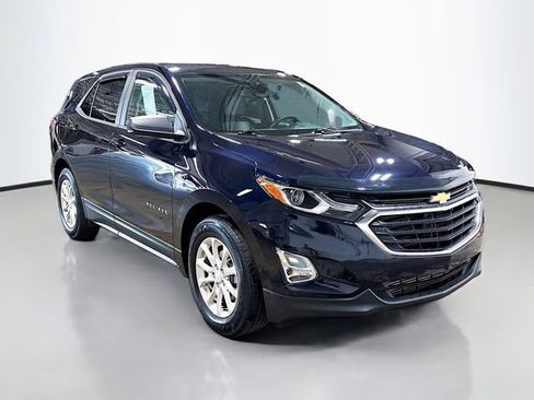 Used 2020 Chevrolet Equinox LS w/ LS Convenience Package FWD image 3