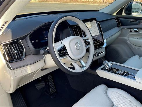 New 2026 Volvo XC90 T8 Ultra image 8