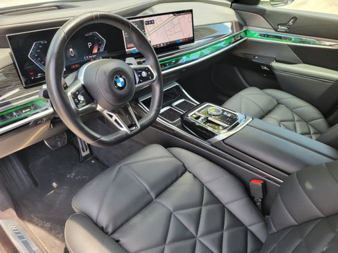 Used 2025 BMW 740i xDrive AWD/4WD image 20