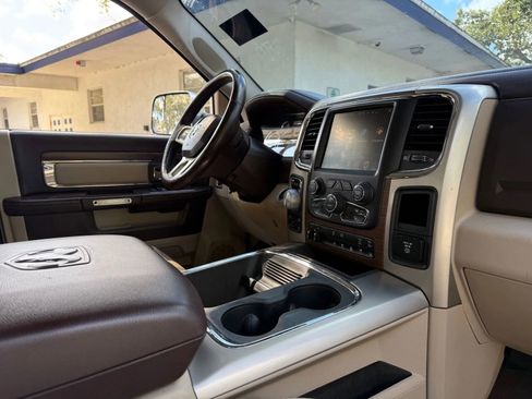 Used 2015 RAM 1500 Laramie w/ Convenience Group image 20