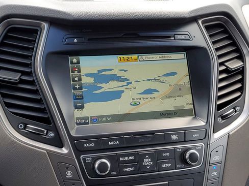 Used 2018 Hyundai Santa Fe Limited AWD/4WD image 32