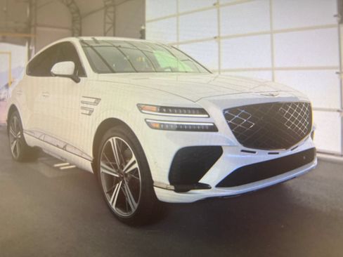 Used 2025 Genesis GV80 3.5T e-SC AWD/4WD image 5