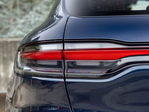 Used 2020 Porsche Macan image 18