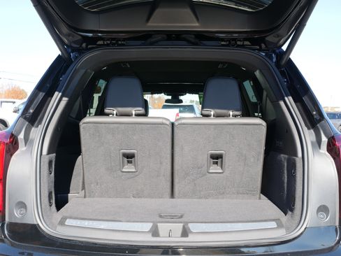 Used 2025 Cadillac XT6 Premium Luxury image 12