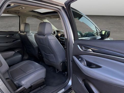 Used 2019 Buick Enclave Premium image 16