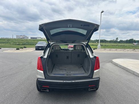 Used 2017 Cadillac XT5 Luxury w/ Driver Awareness Package AWD/4WD image 17