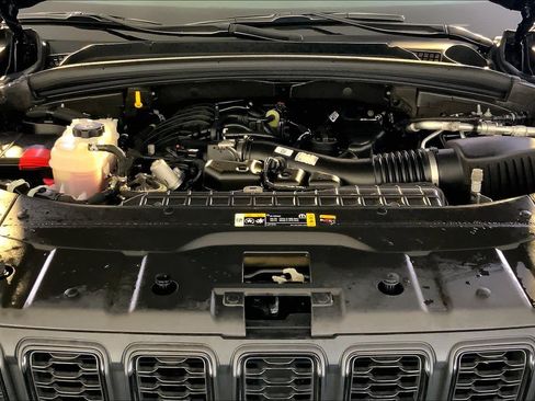 Used 2022 Jeep Grand Cherokee Altitude AWD/4WD image 30