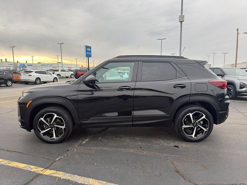 Used 2022 Chevrolet TrailBlazer RS w/ Sun and Liftgate Package image 6