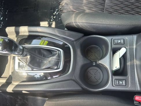 Used 2020 Nissan Rogue SV FWD image 11