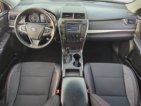 Used 2017 Toyota Camry SE image 17