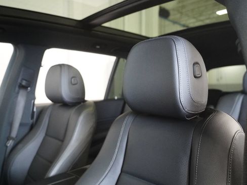 Used 2024 Mercedes-Benz GLS 450 4MATIC image 12