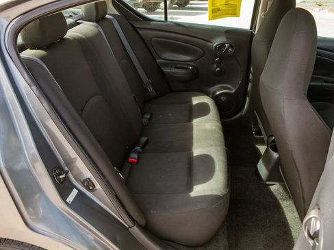 Used 2017 Nissan Versa S FWD image 13