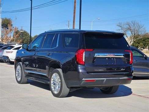 Used 2023 GMC Yukon SLT w/ SLT Premium Package image 4