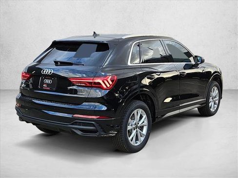 Used 2025 Audi Q3 2.0T Premium w/ Convenience Package image 2