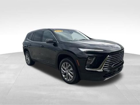 Used 2025 Buick Enclave Preferred AWD/4WD image 10