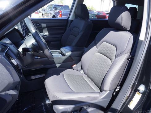 Certified 2025 Nissan Pathfinder SV FWD image 14