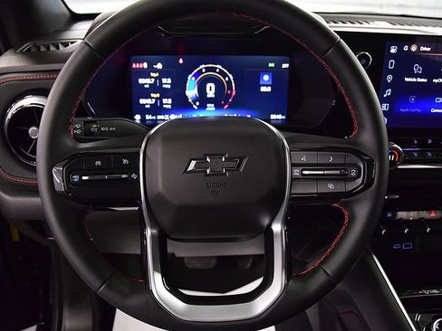 Used 2025 Chevrolet Colorado Z71 image 19