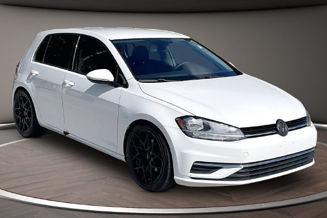 Used 2018 Volkswagen Golf S FWD image 9