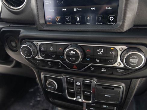 Used 2022 Jeep Gladiator Overland AWD/4WD image 22