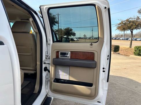 Used 2010 Ford F150 Lariat RWD image 18