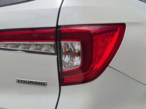 Used 2019 Honda Pilot Touring image 11