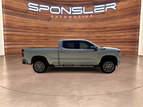 Used 2025 Chevrolet Silverado 1500 High Country w/ High Country Premium Package AWD/4WD image 8