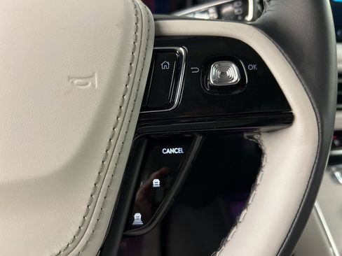 Used 2025 Lincoln Aviator Reserve w/ Equipment Group 201A image 18