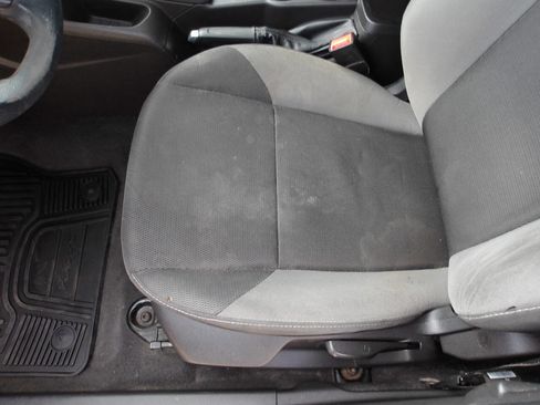 Used 2013 Ford Focus SE FWD image 18