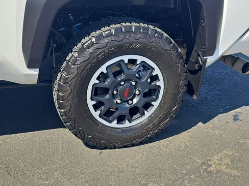 Certified 2024 Toyota Tacoma TRD Off-Road w/ TRD Off Road Premium Package AWD/4WD image 10